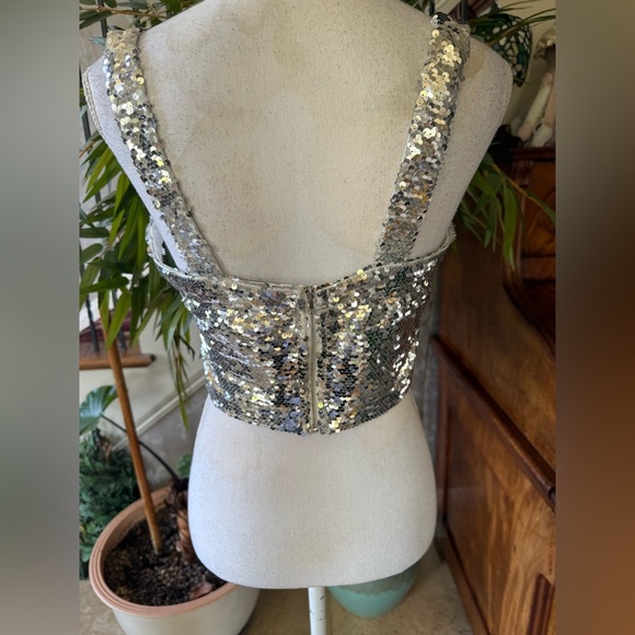 Win Win Sequin Formal Spaghetti Tank Tops silver size medium excellent condition - Picture 12 of 15